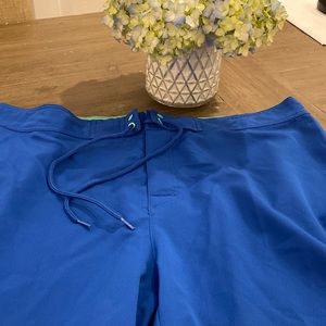 Men’s Vineyard Vines board shorts